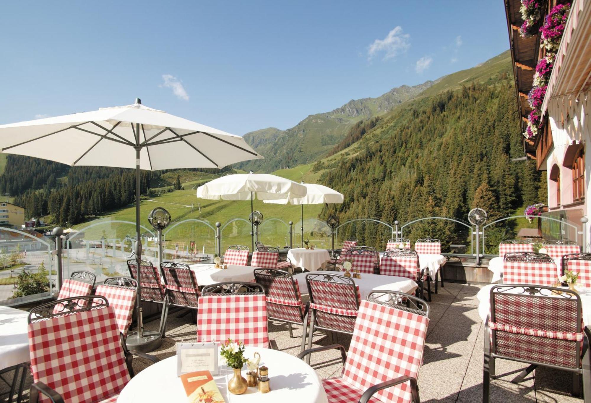 Hotel Almhof Hochfugen Exterior photo